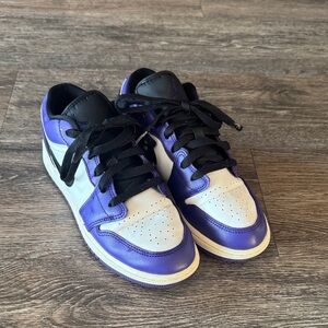 PURPLE & WHITE DUNKS